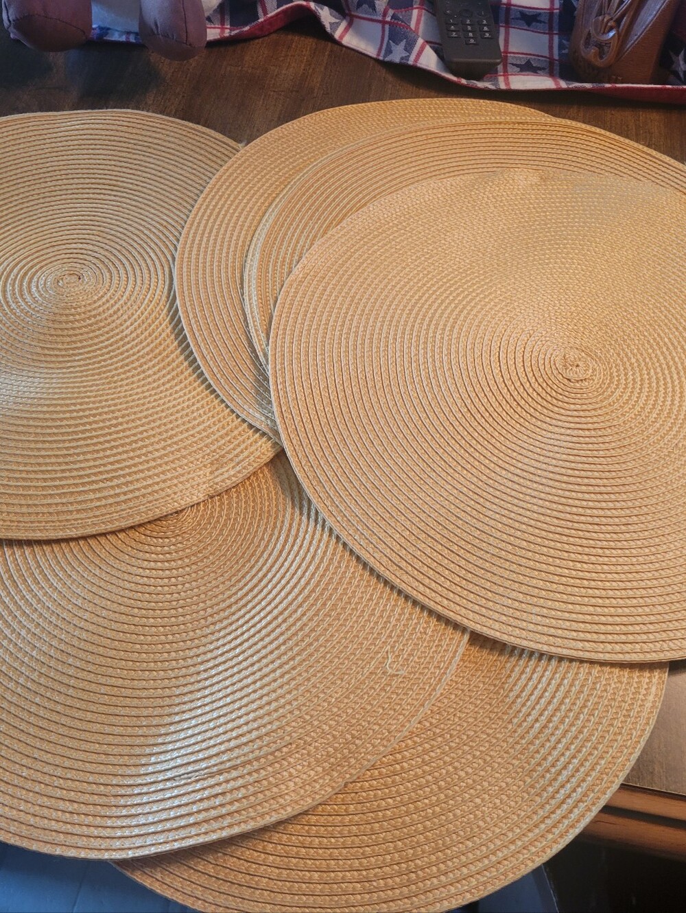 6 Round Woven Placemats Set - Neutral Tan